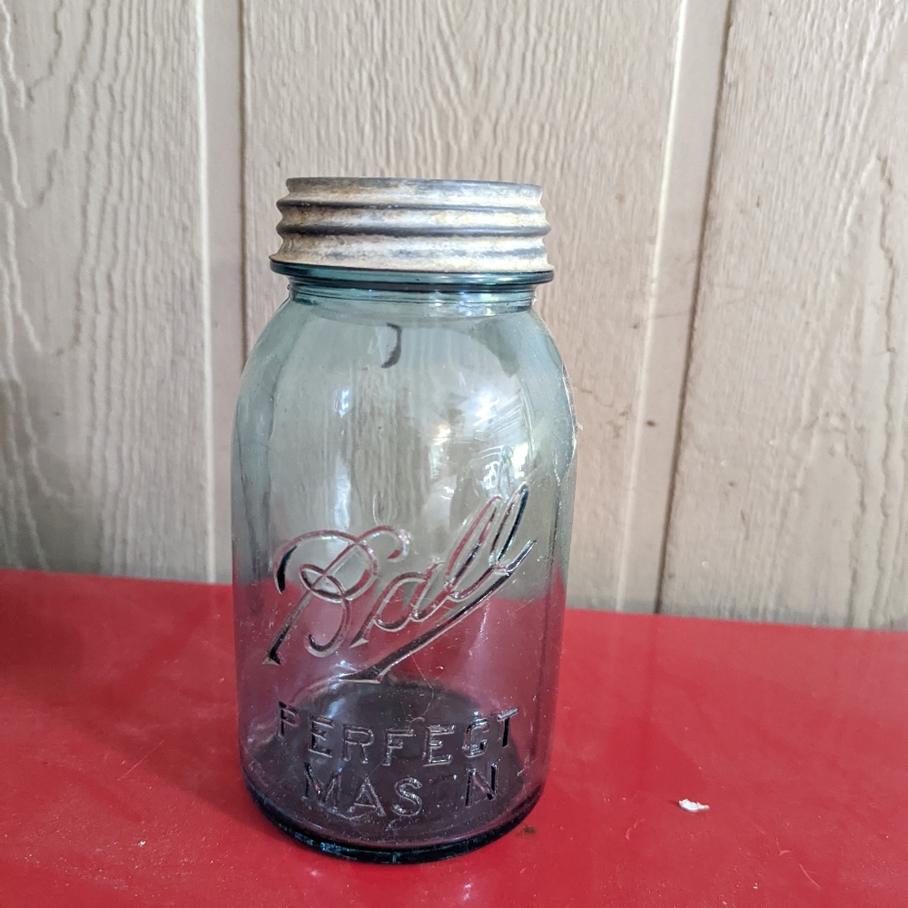 2 vintage Mason jars with lids one lucky 13 & # 8